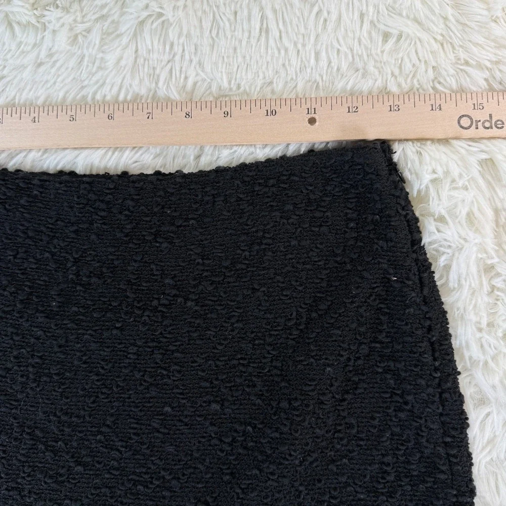 St. John Black Textured‎ Knit Boucle Tweed Fringe Trim Pencil Skirt Size 2 - Picture 6 of 14